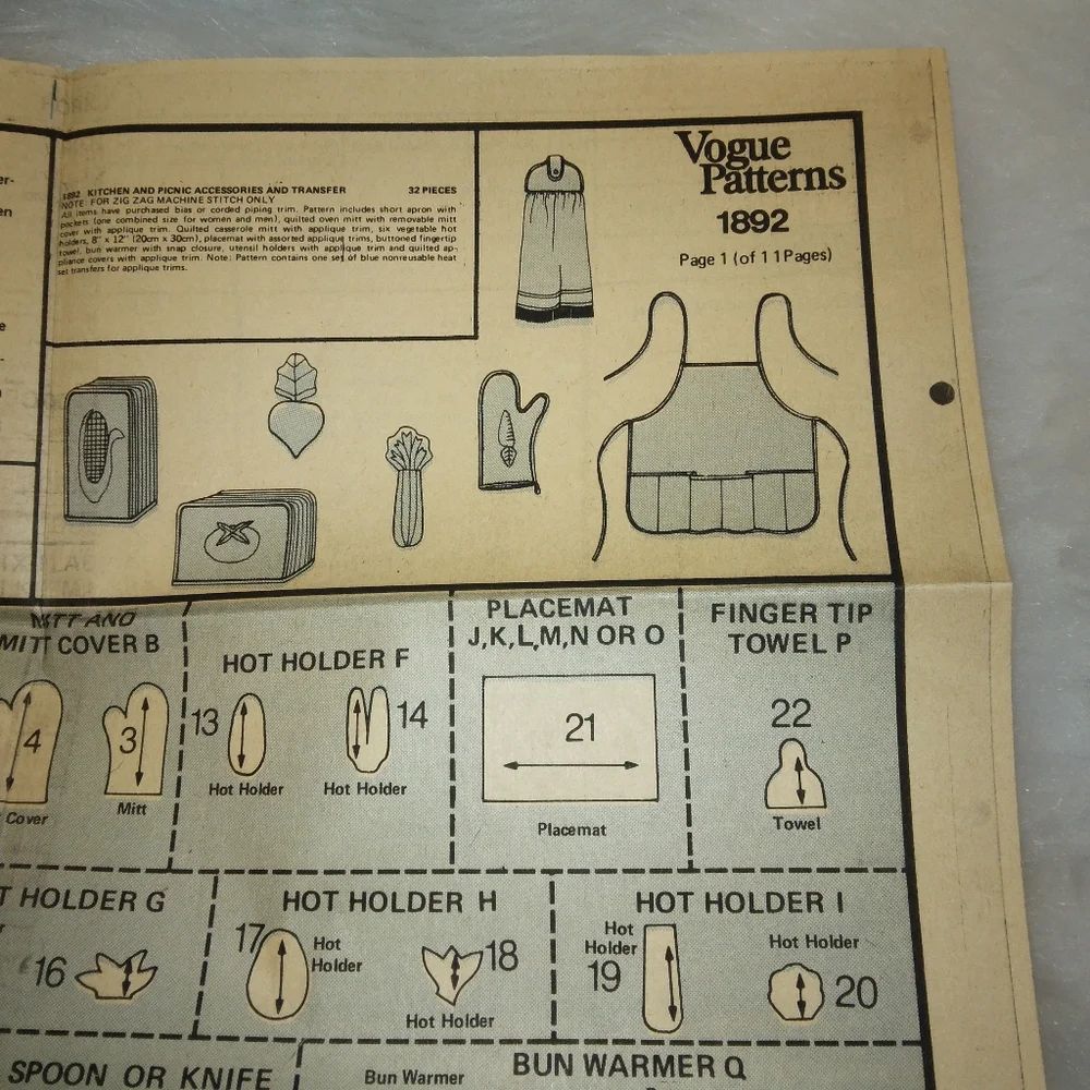 VOGUE Patterns 1892 VegeTablers Kitchen Accessories,  vintage